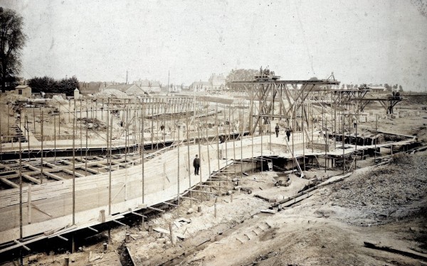 Aanleg Merwedekanaal ter hoogte van het treinstation (1890) 